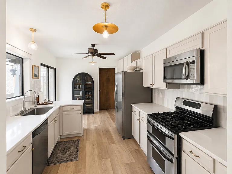 6777 E Dorado Ct — Photo 2