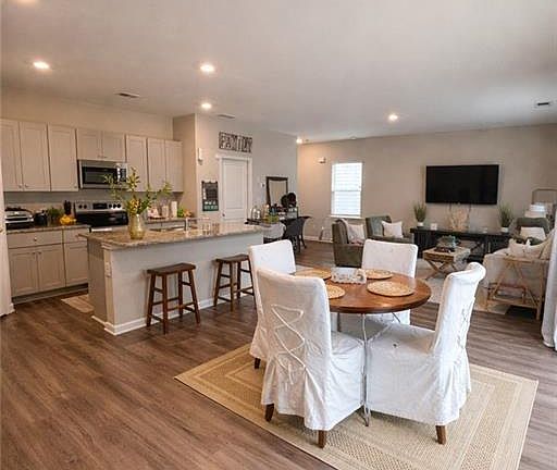 2nd image of 252 Wynn Way