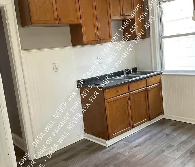 57 Riverside Ave #LOWER — Photo 12