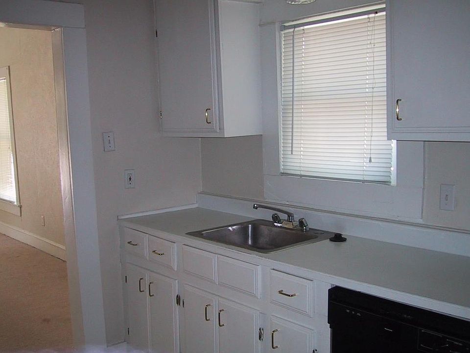 2nd image of 2118 Matilda St