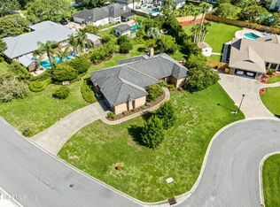 621 McCollum Cir, Neptune Beach, FL 32266