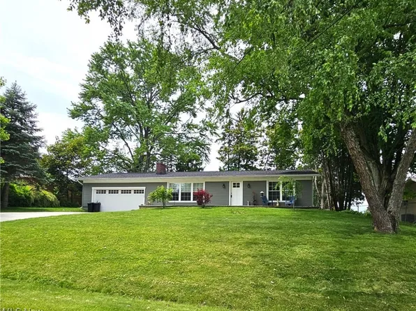 15769 Highland Dr, East Liverpool, OH 43920