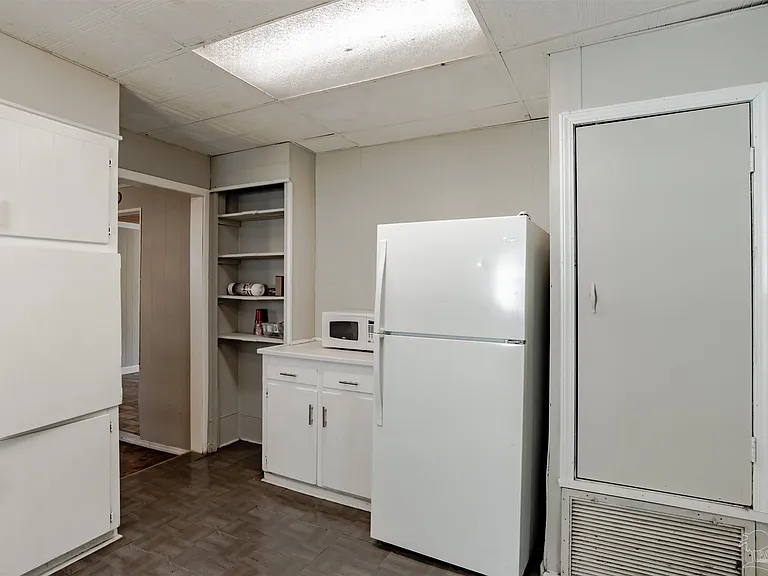 310 Stanley Ave — Photo 40
