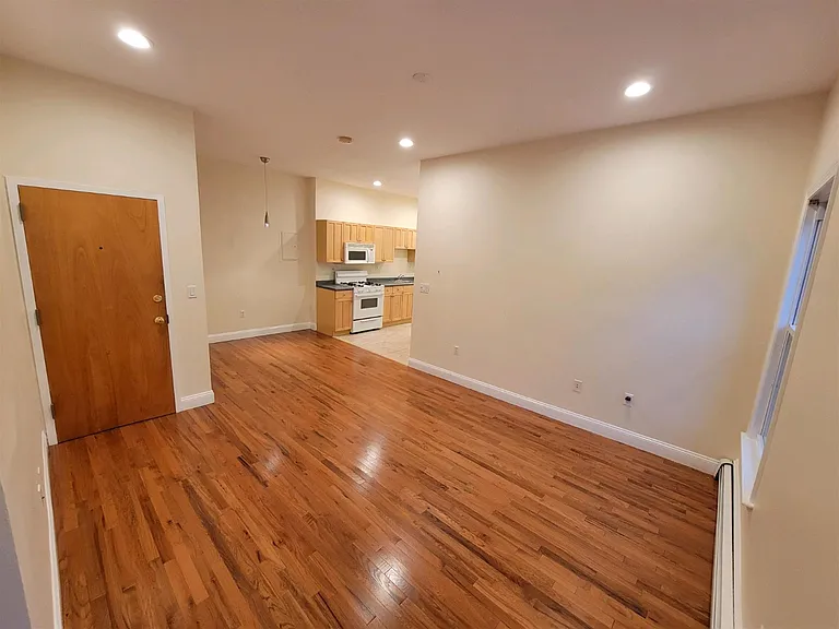 23 Tufts St #1 — Photo 8