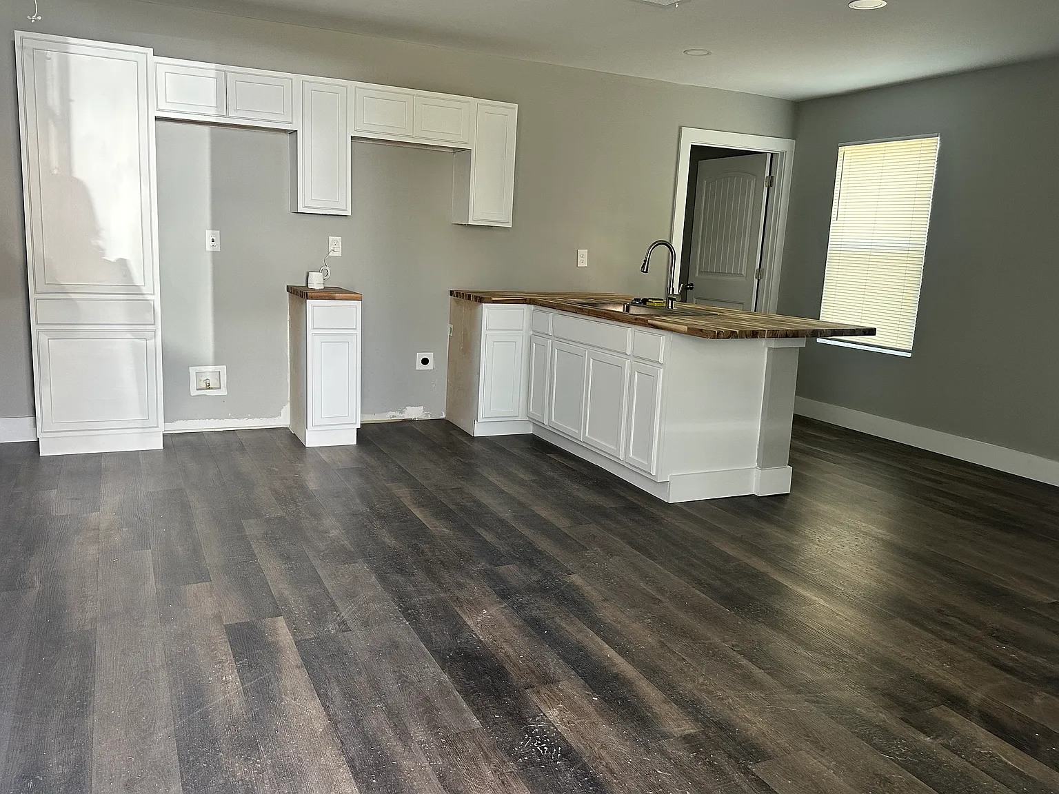 3 bed, 1000 sqft, $1,500 — Photo 2