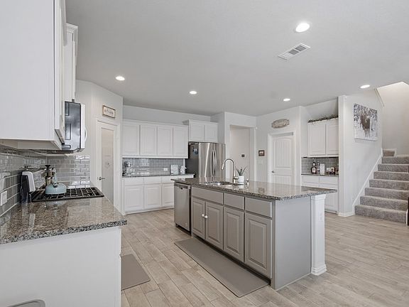 5th image of 615 Bunker Hill Rd
