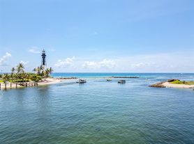 2508 Bay Dr