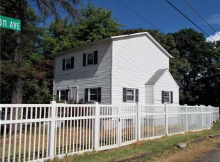 1370 Cherry Hill Rd, Ellwood City, PA 16117