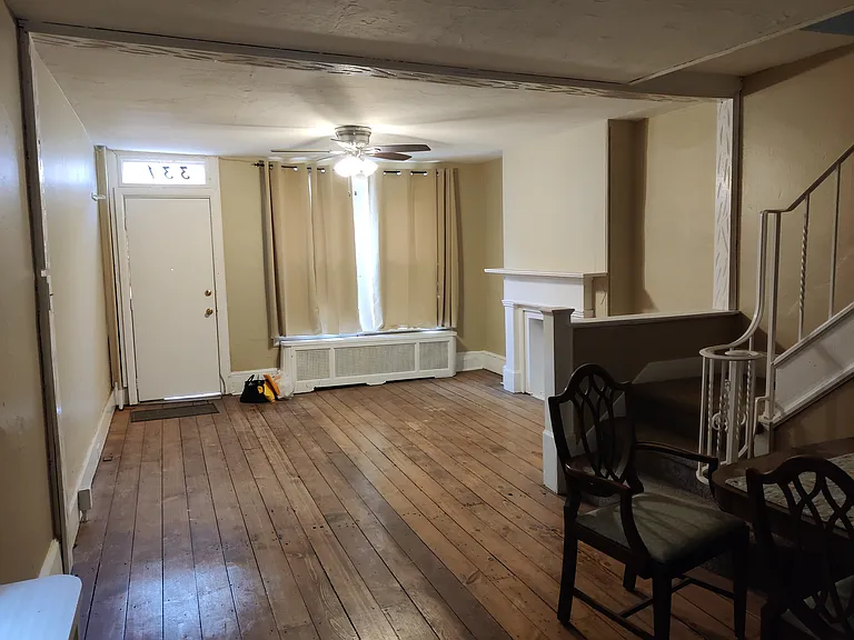 331 E Marshall St — Photo 7