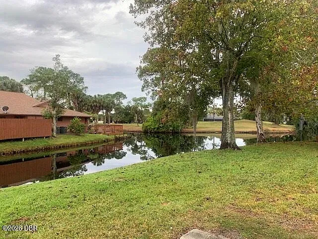2 bed, 2.0 bath, 1900 sqft, $2,200 — Photo 4