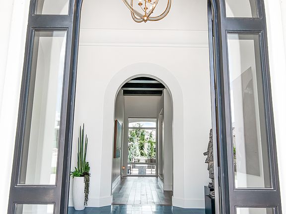 4th image of 112 Penns Way