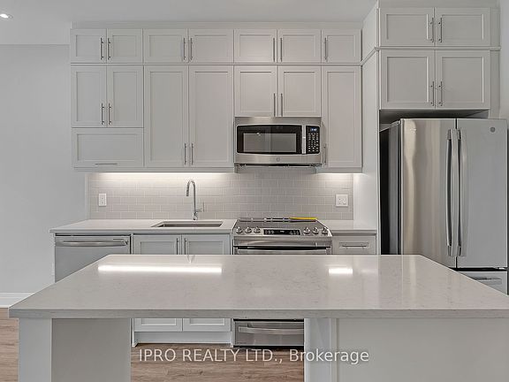 4th image of 95 Dundas St W #126