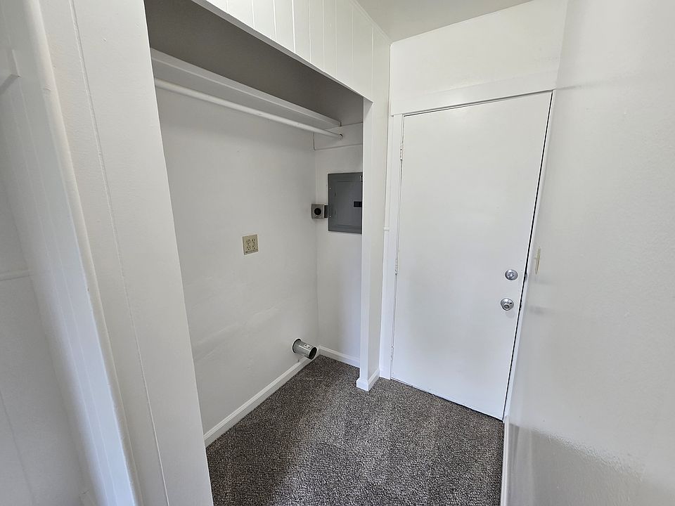 1st image of 10910 Valley Ave E #10910