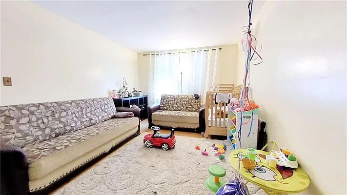 Sold by Remax Edge | media 18