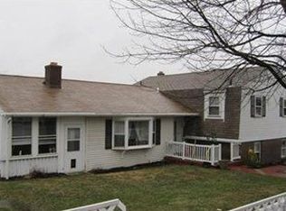 597 Moon Clinton Rd, Coraopolis, PA 15108