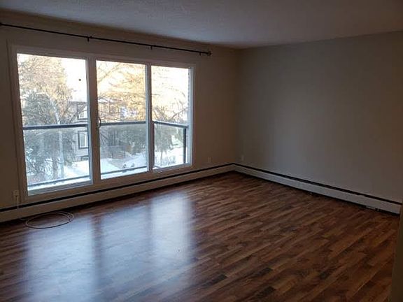 4th image of 10633 81st Ave NW #405