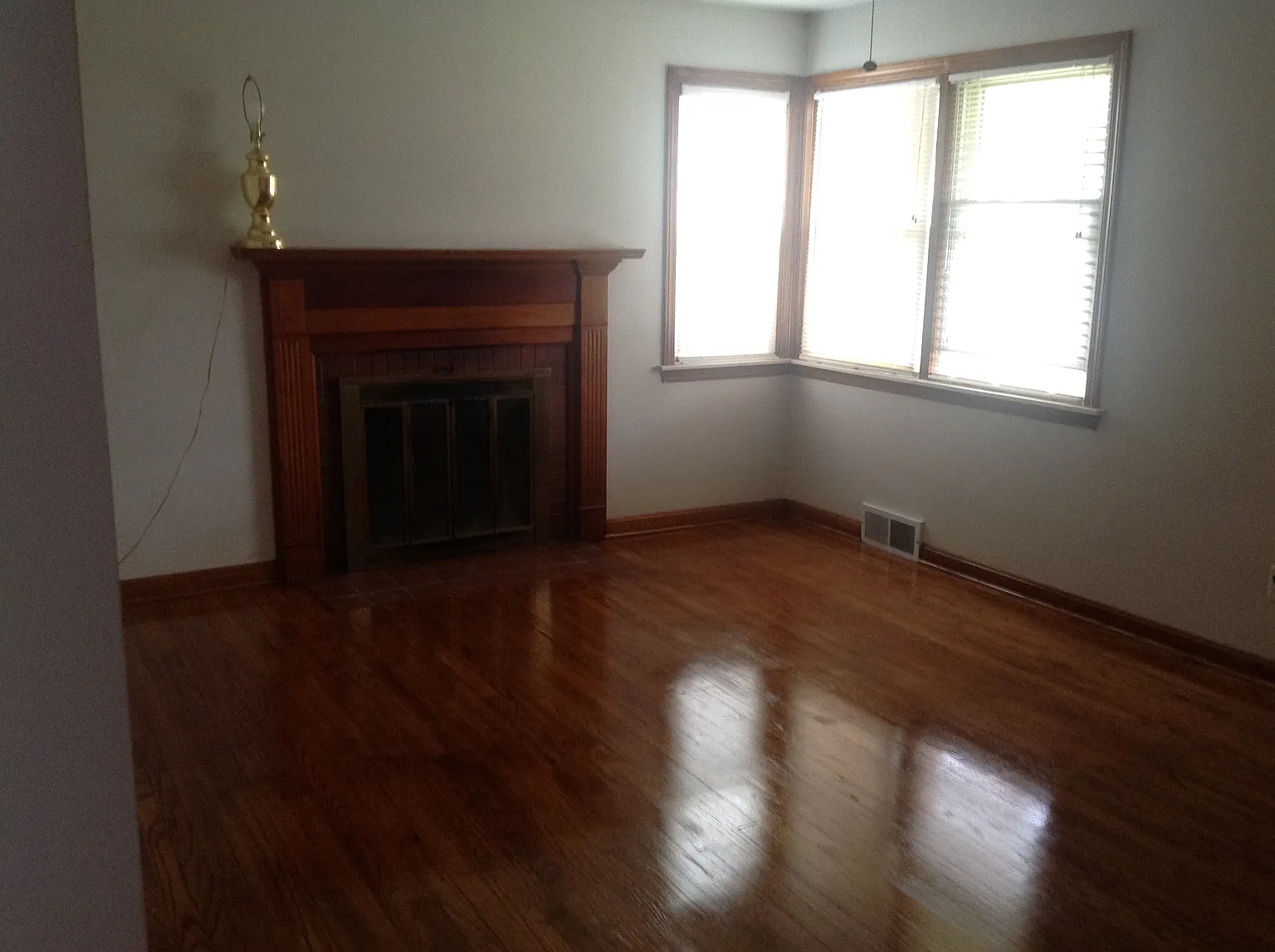 Russell Ave photo 1