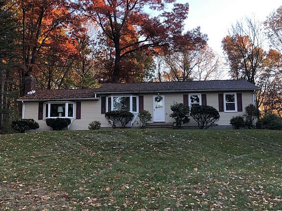 3rd image of 610 Clifton Park Center Rd