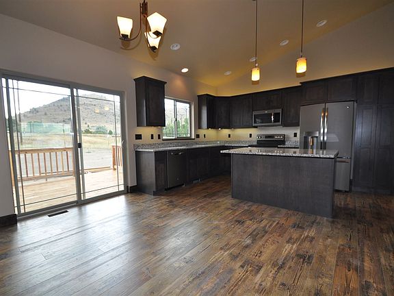 3rd image of 5180 Crescent Moon Dr