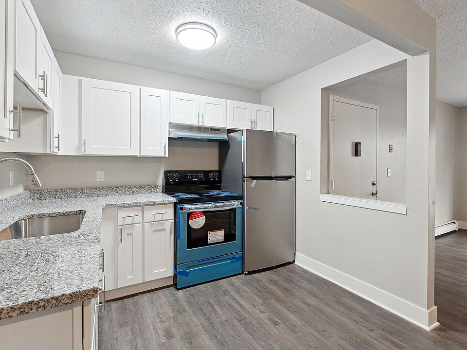 Center Court Apartments 201 N Center St Lowell, MI Zillow