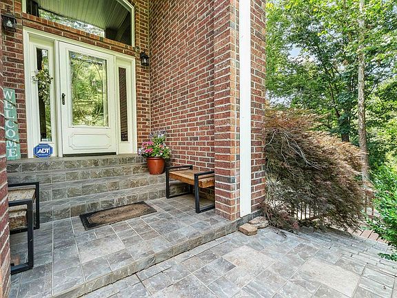 4th image of 100 S Sarah Ln