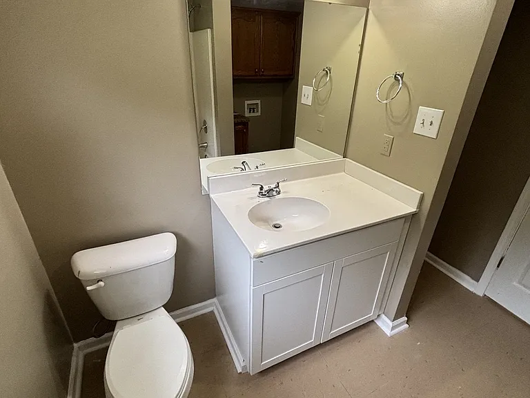 106 Hines Blvd #C — Photo 20
