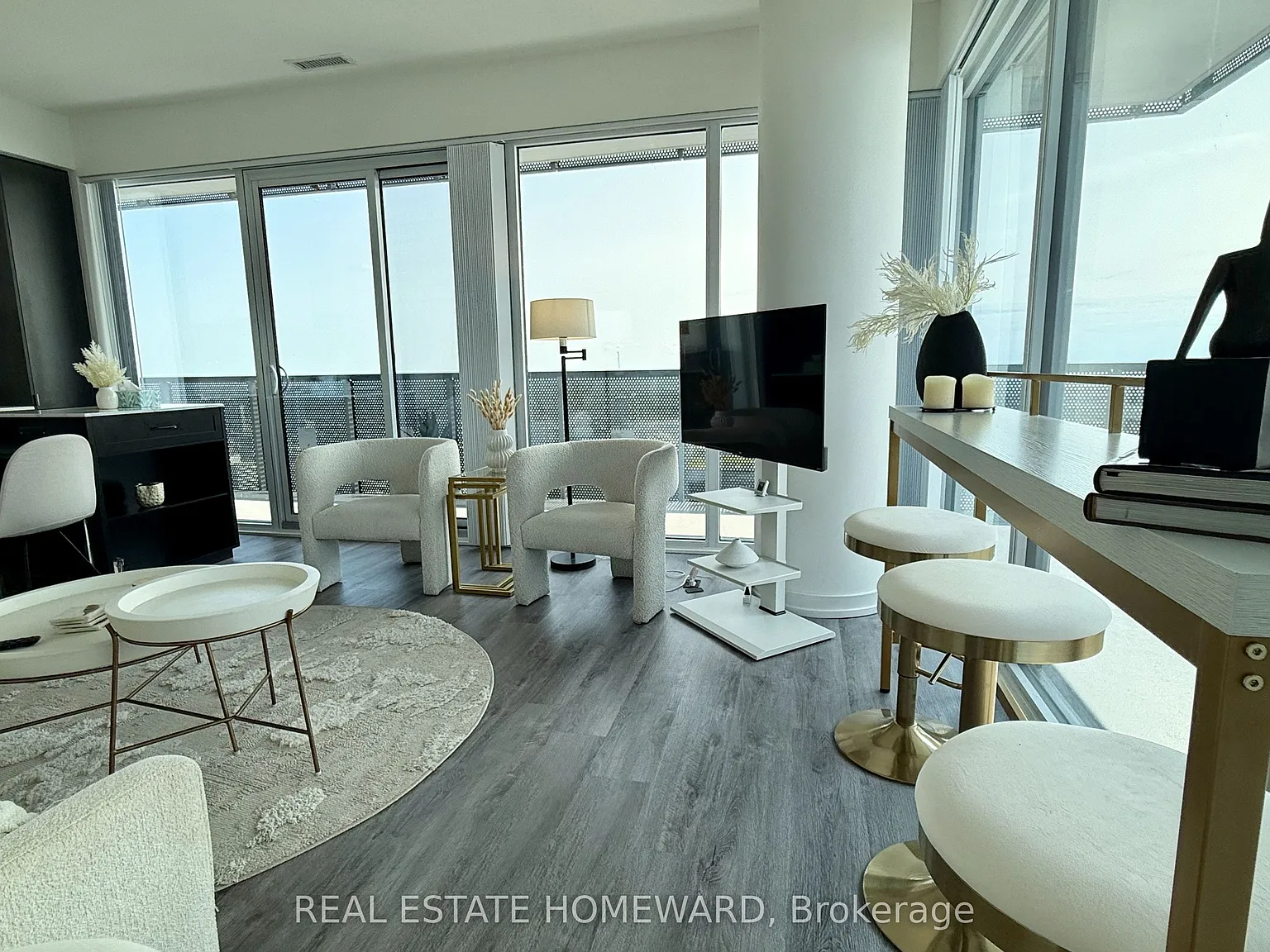 3 bed, $6,500 — Photo 1