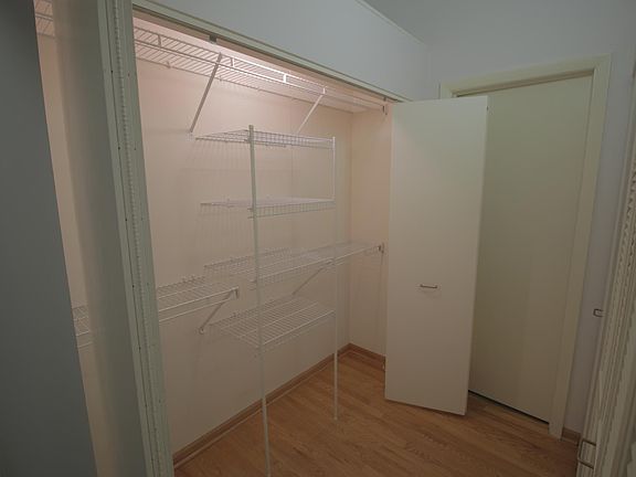 4th image of 633 S Plymouth Ct APT 709