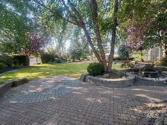 4th image of 1157 E McMillan Rd