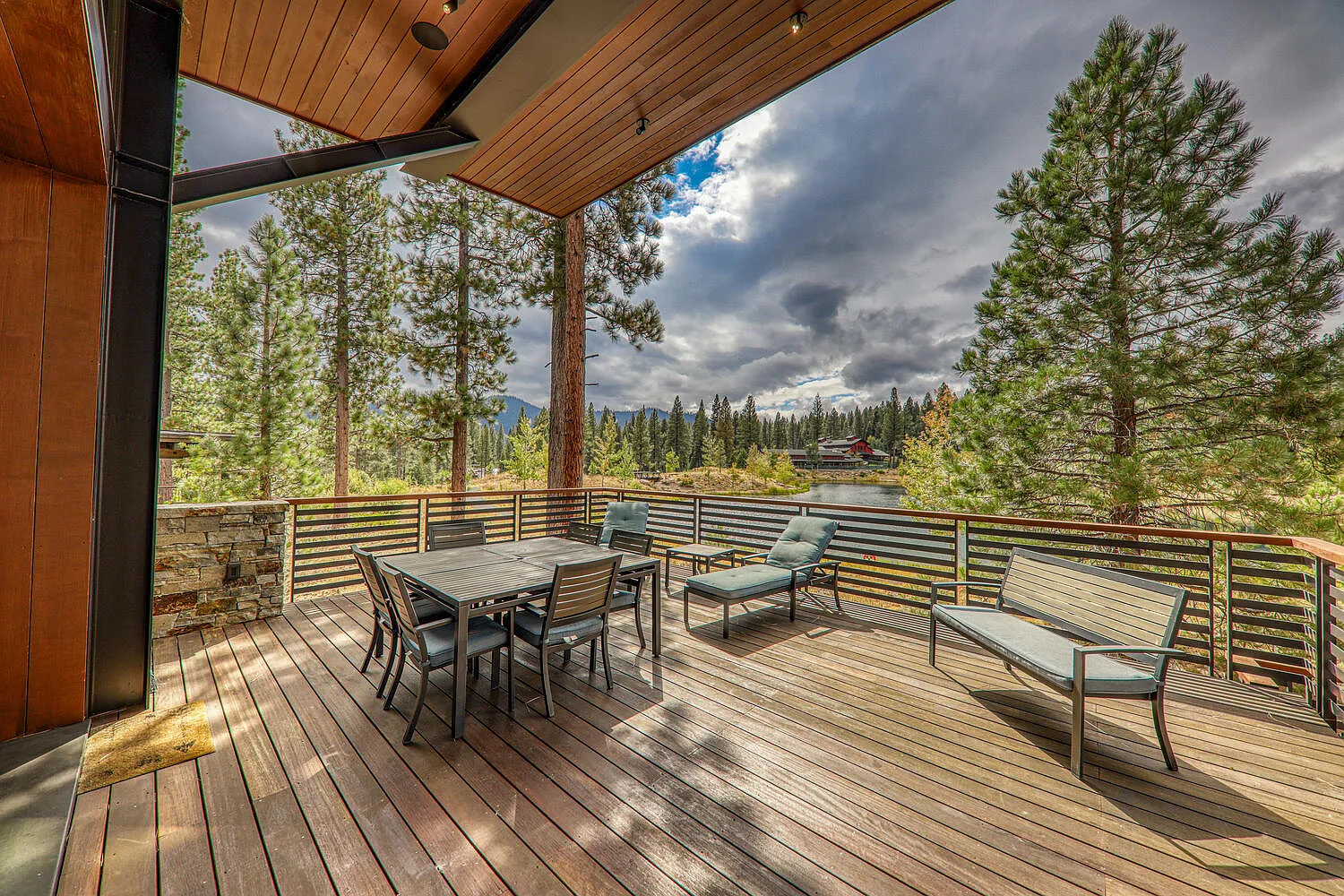 4 bed, 4.5 bath, 3250 sqft, $20,000 — Photo 4