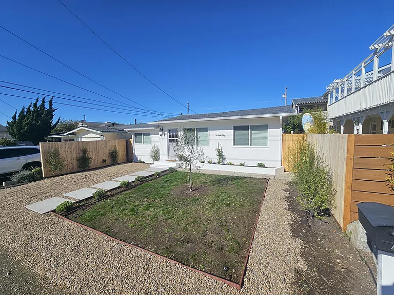 411 Mindoro St — Photo 21