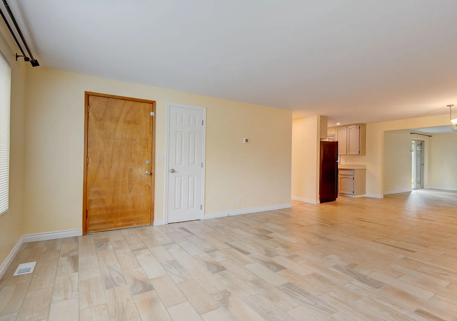 Charming Single-Level 3 Bed 2 Bath Oak Harbor Home with Fenced Backyard — Photo 4