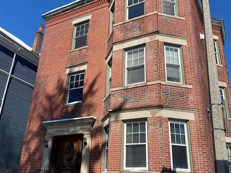 7 Hillside St #3 — Photo 5