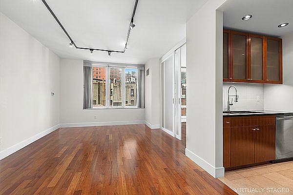 1st image of 250 E 53rd St APT 601