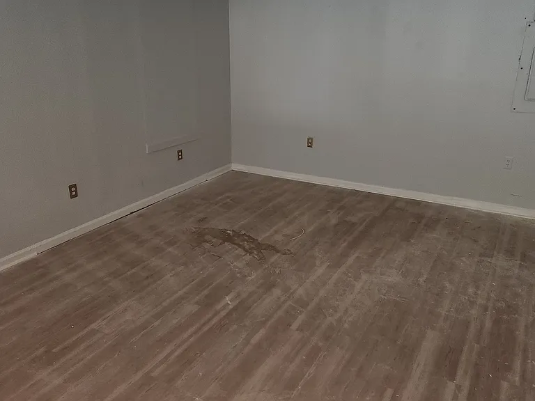 300 W 9th St #2 — Photo 7
