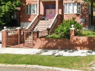 69-35 223rd St, Oakland Gardens, NY 11364