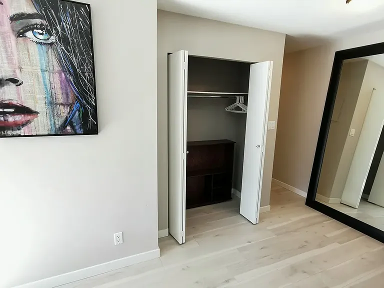 1060 Alberni St #410 — Photo 13