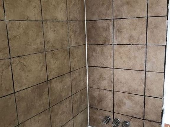 2nd image of 1678 Roosevelt Ave #1680-1/2