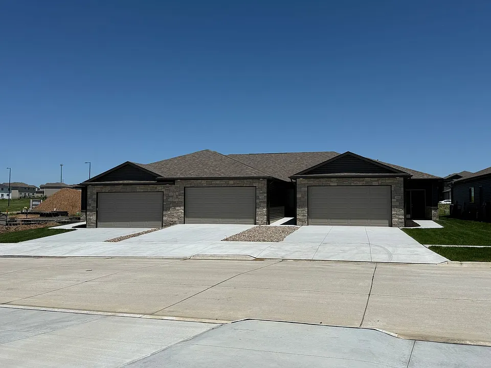 8808 Daywood Ln