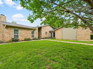 901 Shady Creek Ln, Bedford, TX 76021