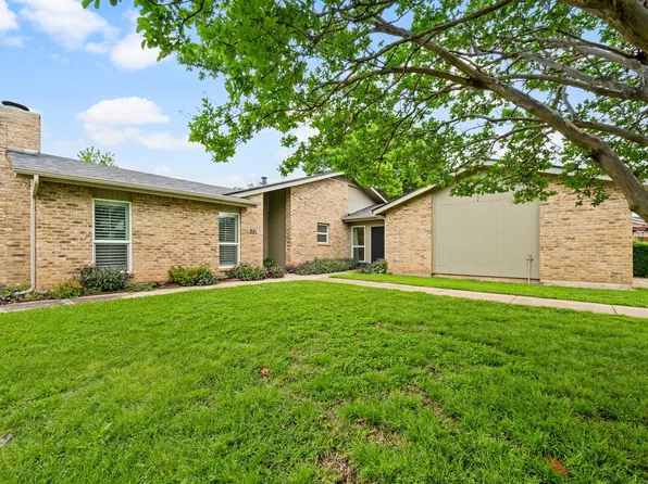 901 Shady Creek Ln, Bedford, TX 76021