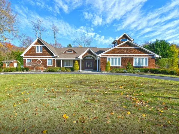 12 Winthrop Drive, Dix Hills, NY 11746