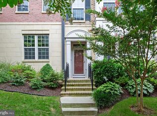 608 Overlook Park Dr #80, Oxon Hill, MD 20745
