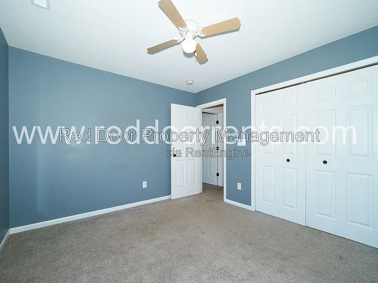 127 Broadmoor Bnd — Photo 4