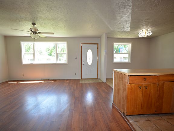 5th image of 501 E 31st St