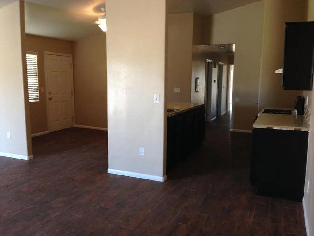 7617 Walpole Ave — Photo 4