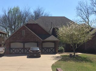 8524 E Amber Dr, Claremore, OK 74019