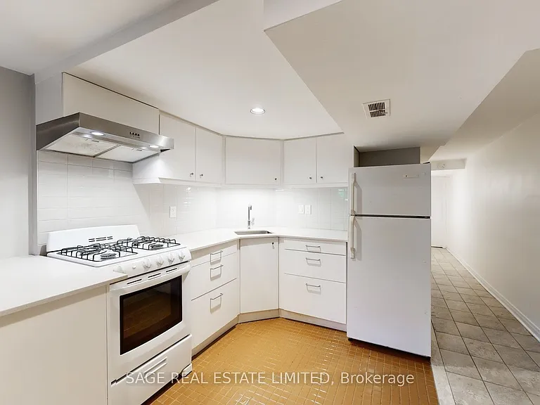 532 Brunswick Ave #LOWER — Photo 4