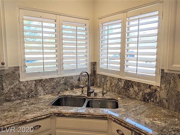 5th image of 571 Carmel Mesa Dr