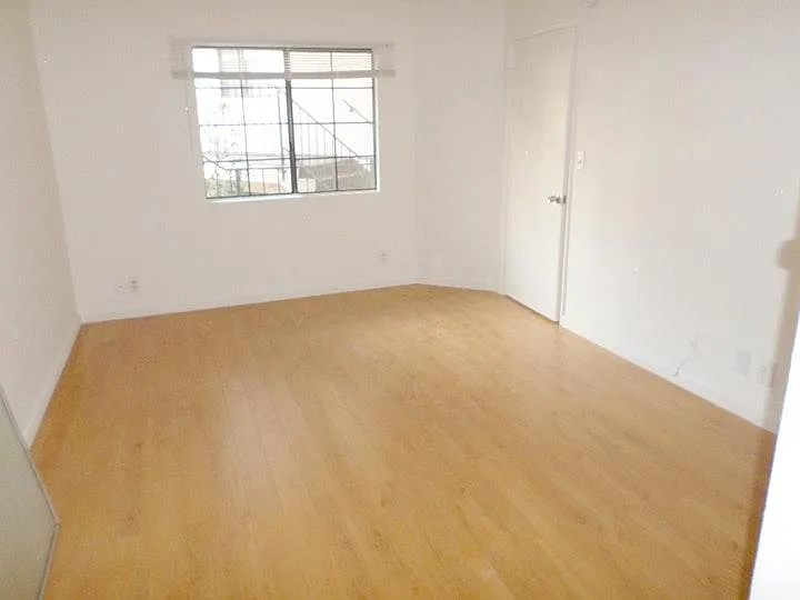 12280 Osborne St — Photo 7